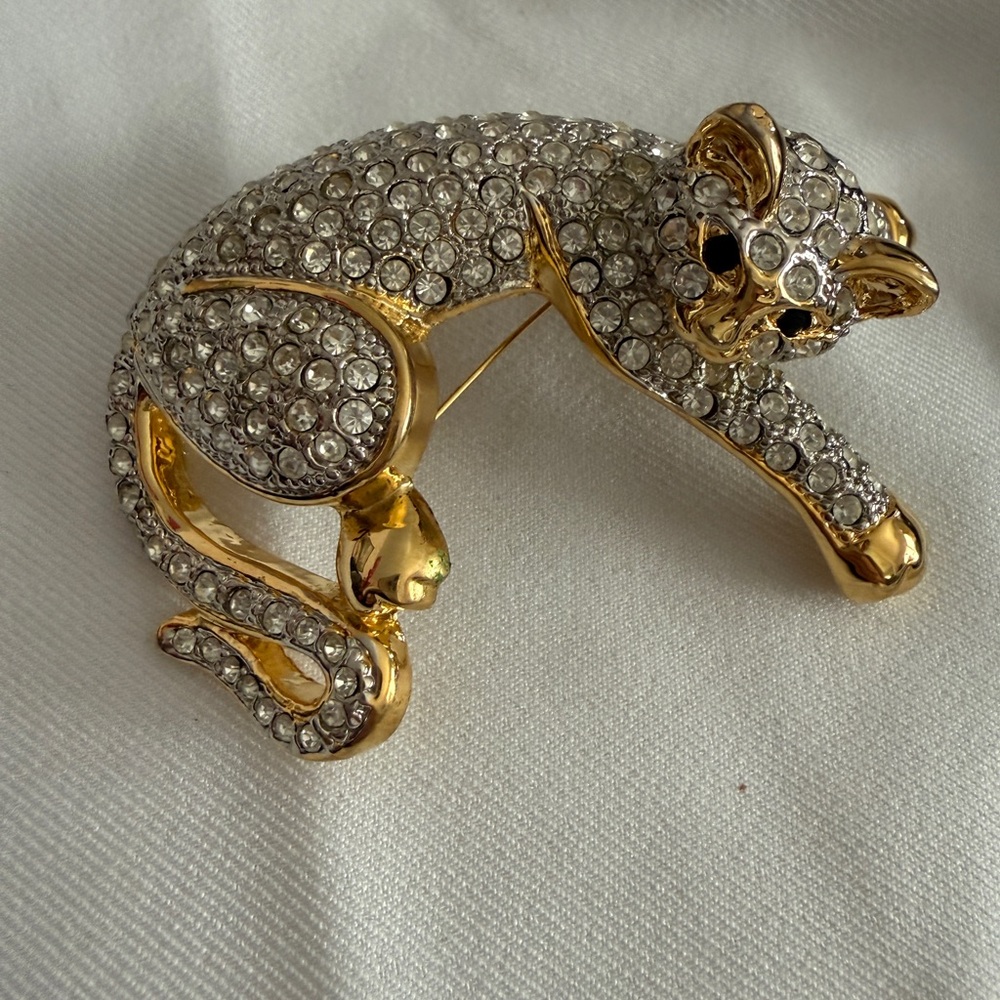 Gold-tone Crystal Cat Brooch - Sparkling White Cat Pin - Picture 5 of 6